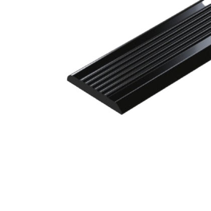 PERFIL PVC ESTRIA PRETO DEGRAU ESCADA BARRA 06M MPR406PT PRA719PT